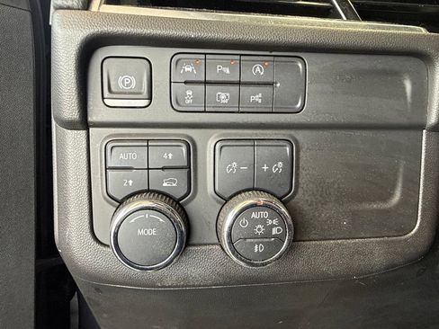 Used 2025 Chevrolet Tahoe RST w/ RST Performance Edition AWD/4WD image 15