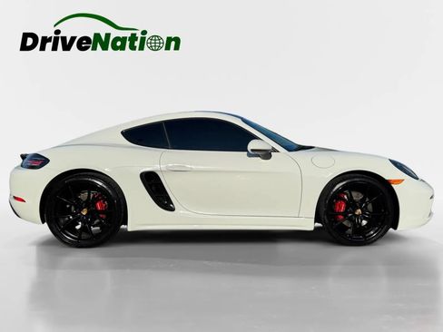Used 2023 Porsche 718 Cayman RWD image 4