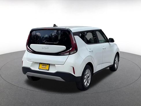 Used 2025 Kia Soul LX w/ LX Technology Package FWD image 14
