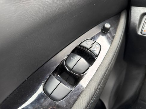 Used 2025 Nissan Leaf SV Plus image 21