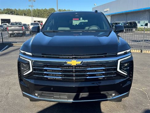New 2026 Chevrolet Suburban LT w/ Comfort Package image 3