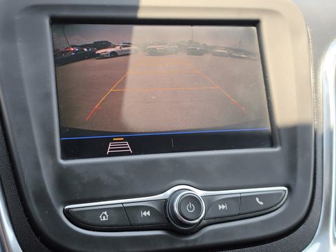 Used 2021 Chevrolet Equinox LT FWD image 22