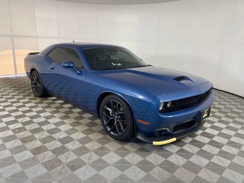 Used 2021 Dodge Challenger R/T w/ Plus Package image 17