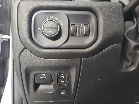 Used 2025 RAM 1500 Laramie w/ Night Edition image 12