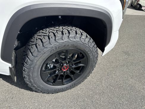 New 2026 Toyota Tundra SR5 w/ TRD Off-Road Package AWD/4WD image 10