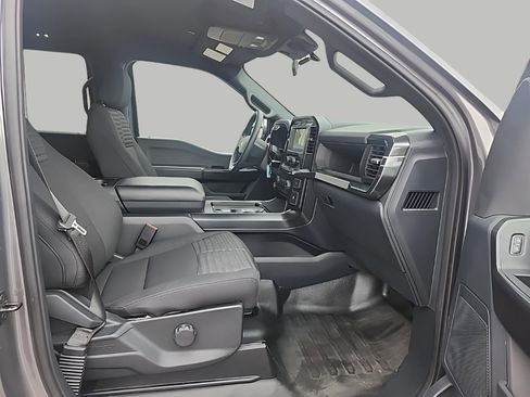 Certified 2022 Ford F150 XL w/ STX Appearance Package image 5