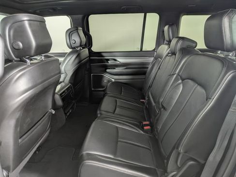 Used 2024 Jeep Wagoneer Series II AWD/4WD image 16