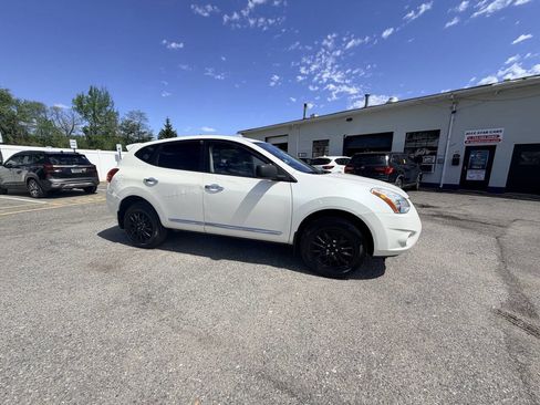Used 2011 Nissan Rogue S AWD/4WD image 8