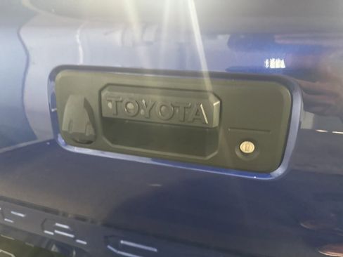 Used 2023 Toyota Tacoma TRD Sport image 23