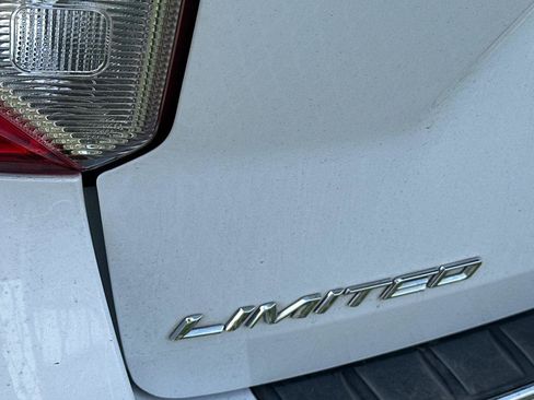 Used 2021 Ford Explorer Limited w/ Equipment Group 301A image 5