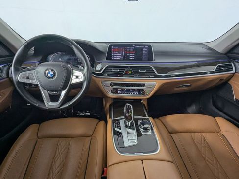 Used 2022 BMW 750i xDrive w/ Executive Package AWD/4WD image 16