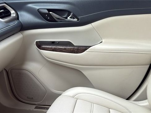 Used 2022 GMC Acadia Denali w/ Denali Technology Package image 26