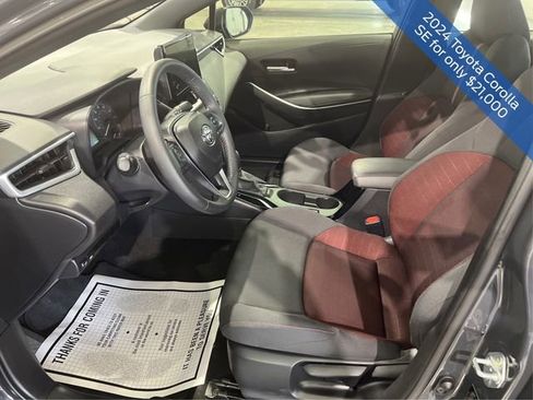 Used 2024 Toyota Corolla SE image 9
