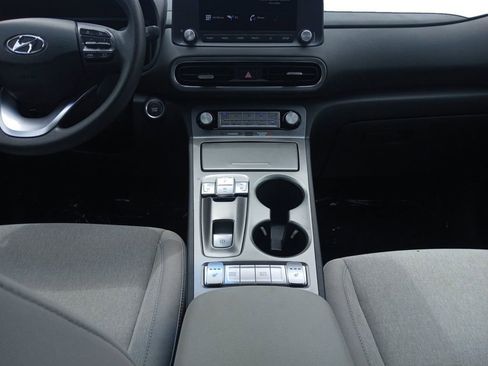 Used 2023 Hyundai Kona SE image 11