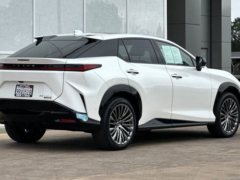Used 2023 Lexus RZ 450e Premium image 4