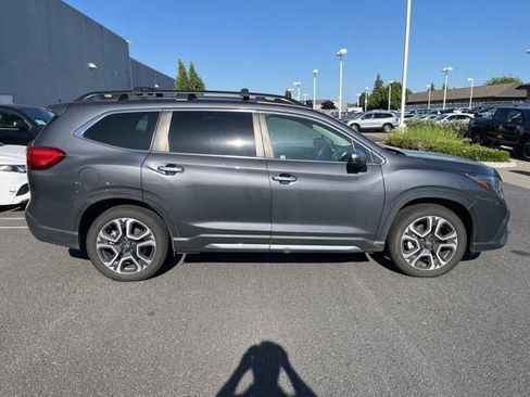 Used 2023 Subaru Ascent Touring AWD/4WD image 4