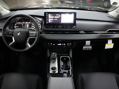 New 2026 Mitsubishi Outlander ES image 20