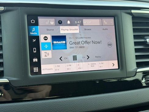 Used 2022 Chrysler Voyager LX image 17