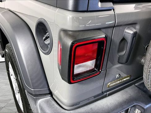 Used 2020 Jeep Wrangler Unlimited Sport AWD/4WD image 22