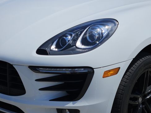 Used 2018 Porsche Macan image 12