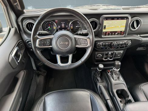 Used 2023 Jeep Wrangler Unlimited Sahara w/ Cold Weather Group AWD/4WD image 28