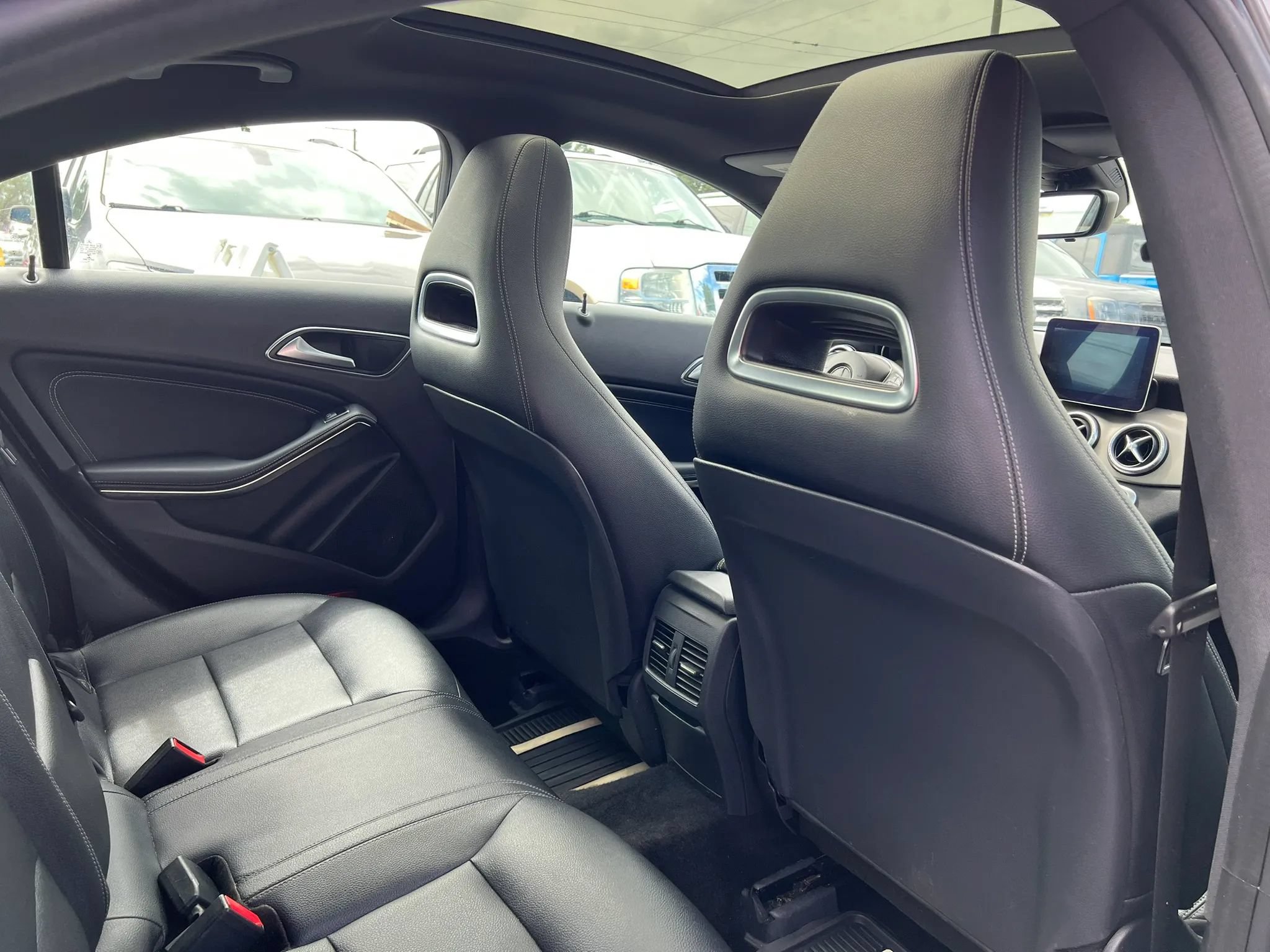 Used 2017 Mercedes-Benz CLA 250 image 16