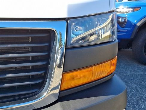 Used 2024 GMC Savana 2500 w/ Driver Convenience Package image 9