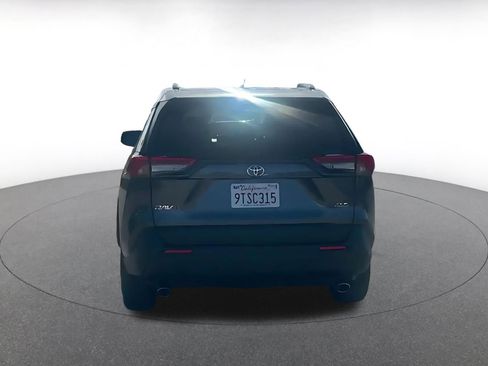 Used 2025 Toyota RAV4 XLE image 12