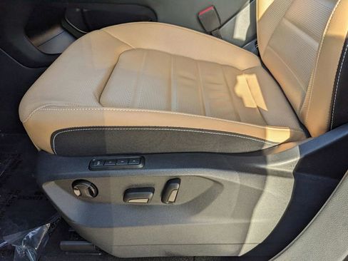 Certified 2024 Volkswagen Atlas Cross Sport SEL R-Line image 18