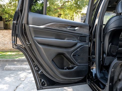 Used 2022 Jeep Grand Cherokee Overland image 60