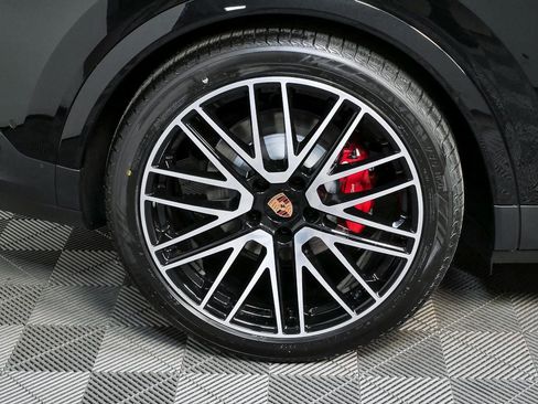 New 2026 Porsche Cayenne S image 39