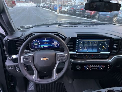 Certified 2024 Chevrolet Silverado 1500 LT image 13