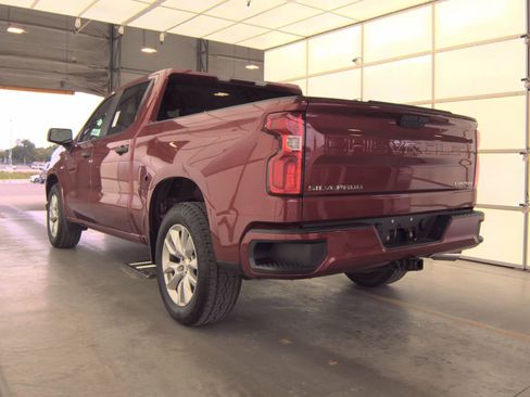 Used 2020 Chevrolet Silverado 1500 Custom w/ Custom Value Package image 4