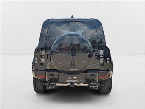 New 2025 Land Rover Defender 110 V8 image 8