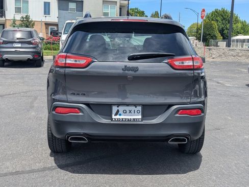 Used 2016 Jeep Cherokee Sport w/ Cold Weather Group AWD/4WD image 6