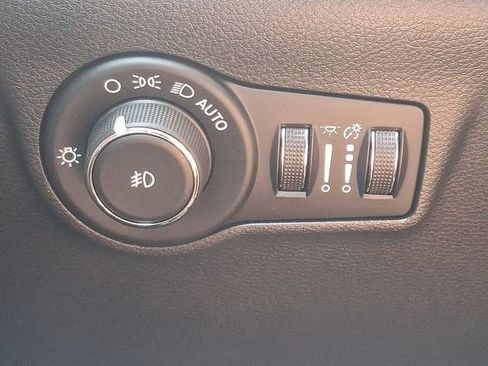 Used 2026 Jeep Compass Limited AWD/4WD image 22