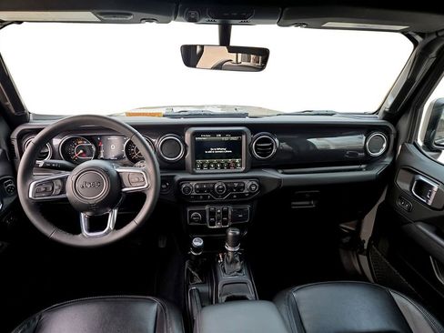 Used 2023 Jeep Wrangler Unlimited Sahara AWD/4WD image 13