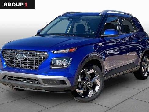 Used 2025 Hyundai Venue SEL FWD image 1