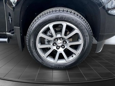 Used 2022 GMC Canyon Denali w/ Denali Black Edition Package image 34