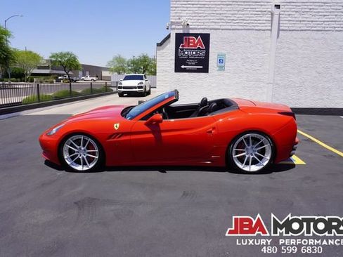 Used 2014 Ferrari California RWD image 81