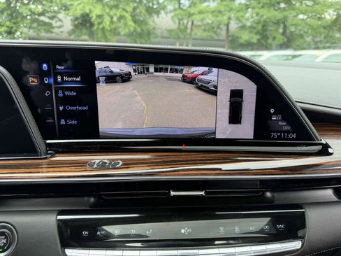 Used 2022 Cadillac Escalade ESV Premium Luxury AWD/4WD image 25