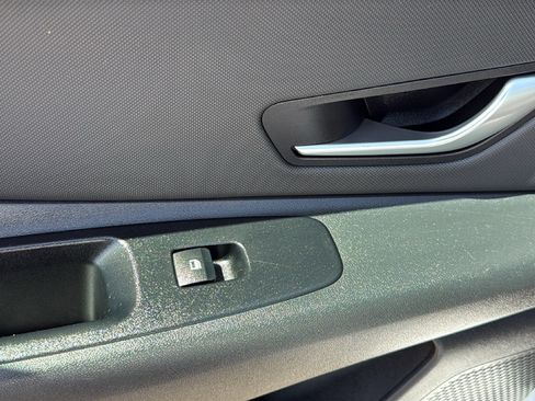 Used 2025 Hyundai Elantra SEL FWD image 12