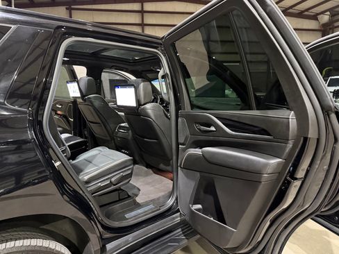 Used 2023 Cadillac Escalade Sport AWD/4WD image 21