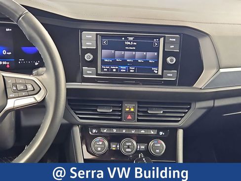 Used 2023 Volkswagen Jetta SE FWD image 21