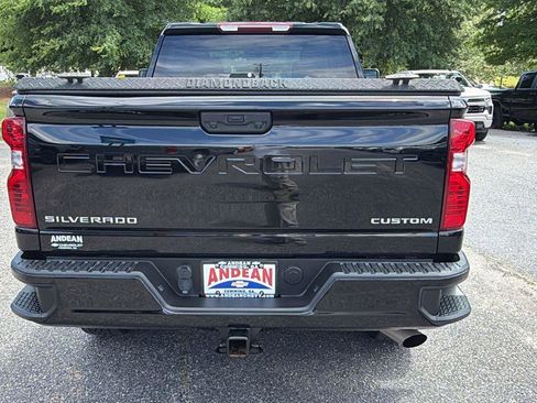 Used 2022 Chevrolet Silverado 2500 Custom w/ Custom Value Package AWD/4WD image 6