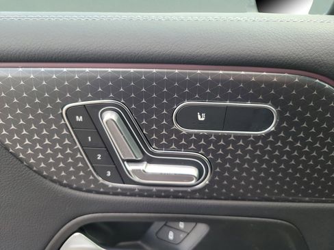 Certified 2025 Mercedes-Benz GLB 250 image 18