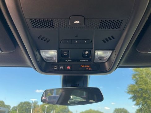 Certified 2025 Cadillac XT5 Premium Luxury image 30