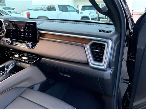 Used 2026 GMC Canyon Denali image 32