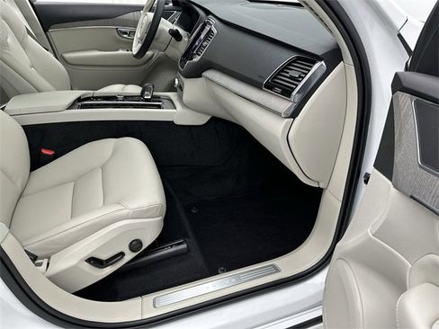 Certified 2025 Volvo XC90 B6 Plus w/ Protection Package Premier image 26