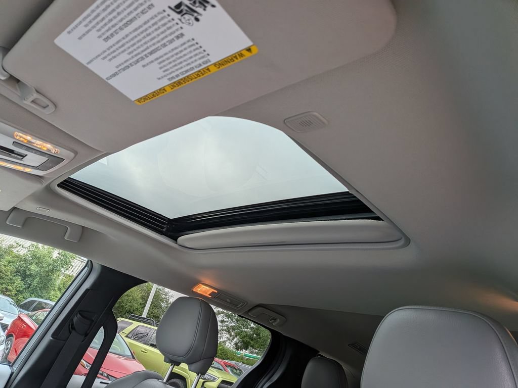 Used 2026 Toyota Sienna XLE FWD image 7